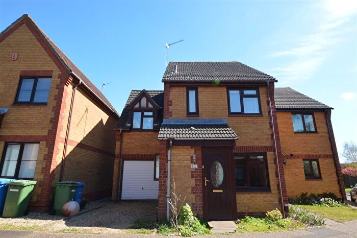 3 Bedroom Semi Detached House For Sale In Baxter Court, Norwich, NR3