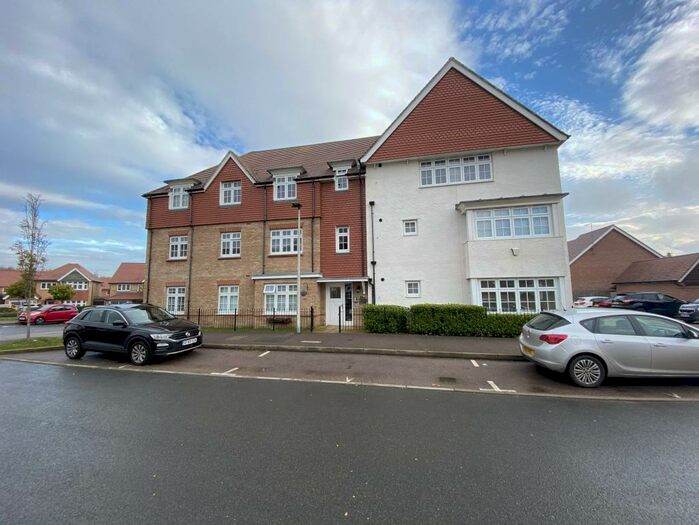 2 Bedroom Ground Flat To Rent In Limeburners Drive, Halling, ME2