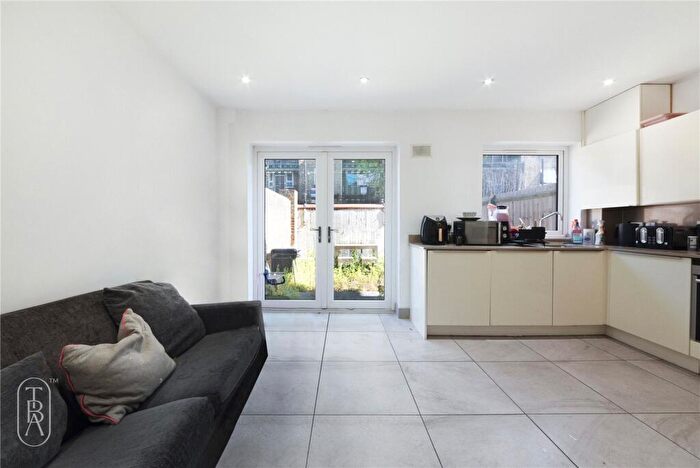 5 Bedroom House To Rent In Barnfield Place, London, E14