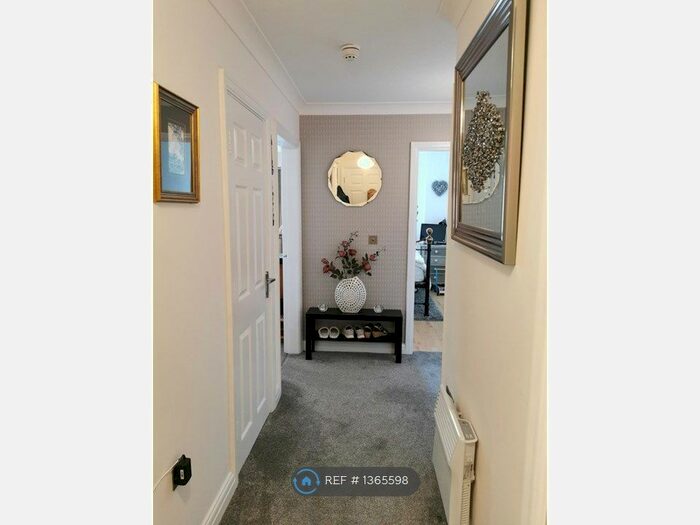 2 Bedroom Flat To Rent In New Hampshire Court, Lytham, FY8