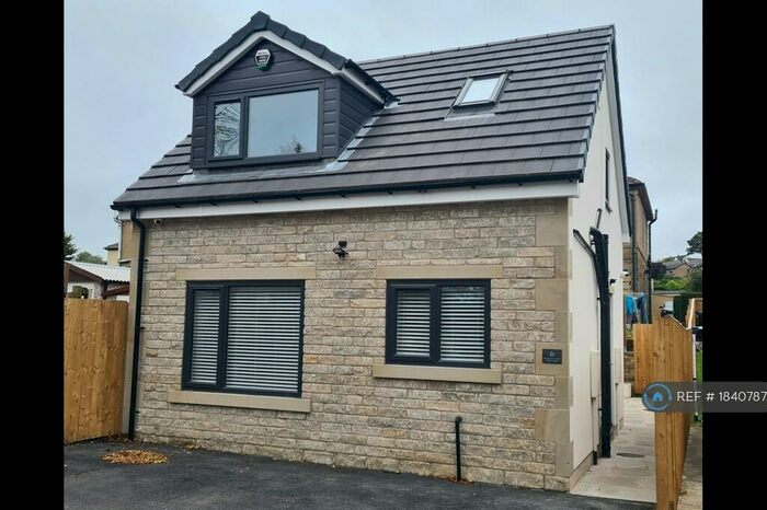 2 Bedroom Detached House To Rent In Woodcroft Place, Bradford, BD10