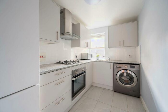 1 Bedroom Flat To Rent In Brookes Court, Clerkenwell, London, EC1N