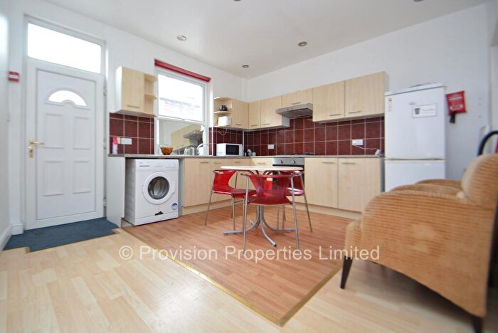 4 Bedroom End Of Terrace House To Rent In Harold Grove, Hyde Park, Leeds, LS6
