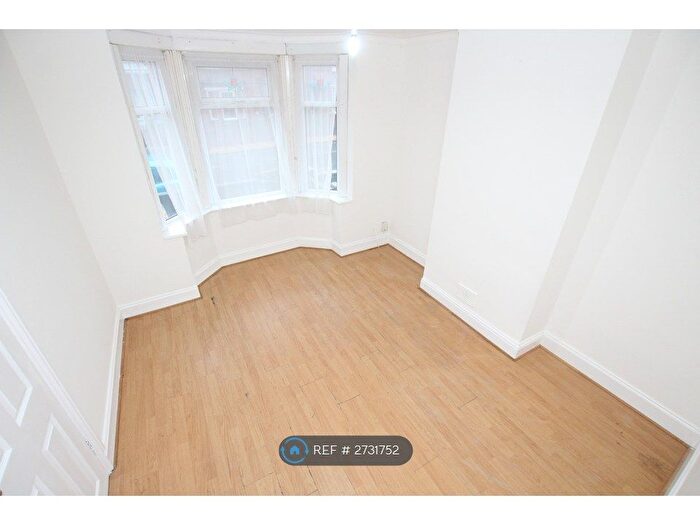 3 Bedroom Terraced House To Rent In Luton High Street, Chatham, ME5