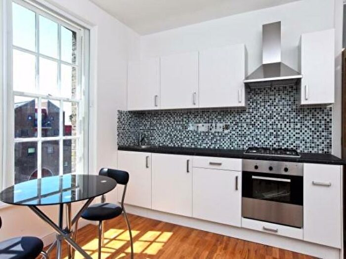 2 Bedroom Flat To Rent In The HighWay, Wapping, Tower Hill, Canary Wharf, Limehouse, London, E1W