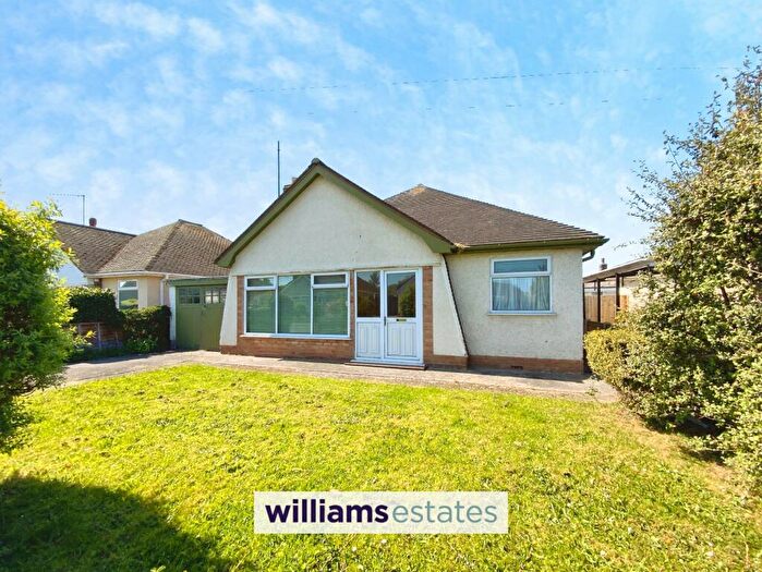 3 Bedroom Detached Bungalow For Sale In Howell Avenue, Rhuddlan, LL18