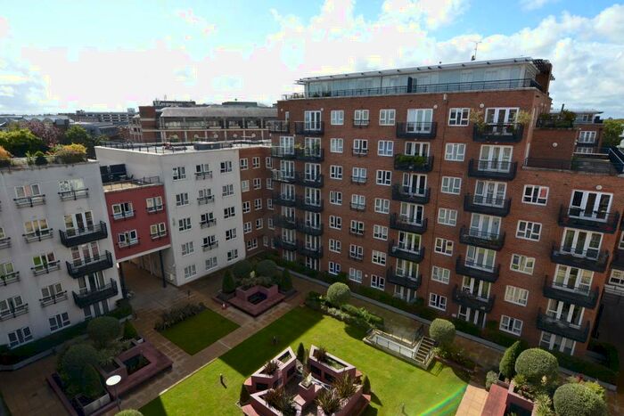 2 Bedroom Apartment To Rent In Royal Quarter, Seven Kings Way, Kingston Upon Thames, Surrey, Uk, KT2