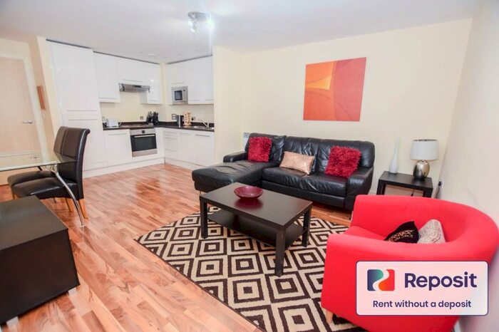 2 Bedroom Apartment To Rent In The Quadrangle, Lower Ormond Street, Southern Gateway, Manchester, M1
