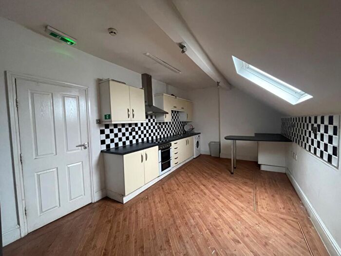 2 Bedroom Flat To Rent In Stratford Road, Sparkhill, B11