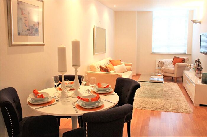 2 Bedroom Apartment To Rent In City Road, Old Street, London, EC1V