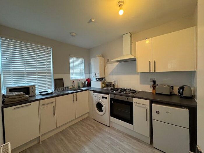 1 Bedroom Flat To Rent In Marine Gardens, Margate, CT9