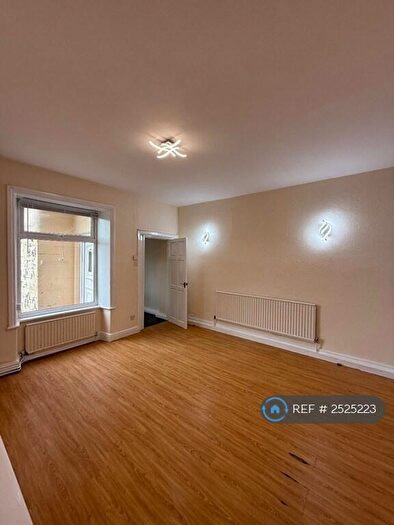 4 Bedroom Terraced House To Rent In Schofield Road, Rossendale, BB4