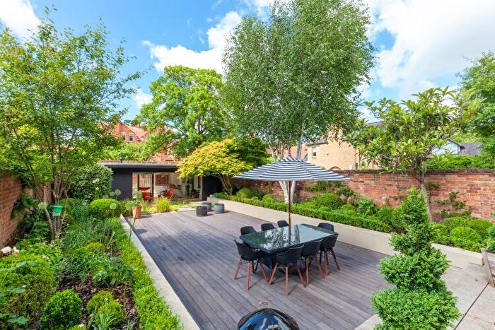 4 Bedroom Town House To Rent In Park Town, Oxford, OX2