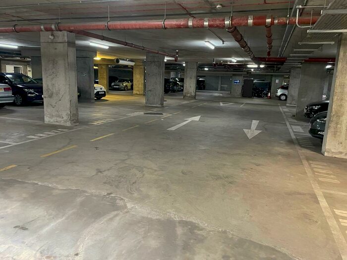 Garage / Parking To Rent In Brewhouse Yard, London, EC1V