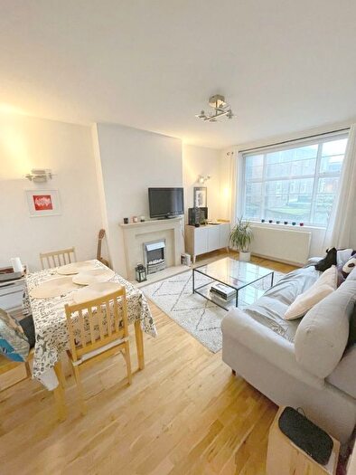 1 Bedroom Flat To Rent In Park Avenue, London, NW2