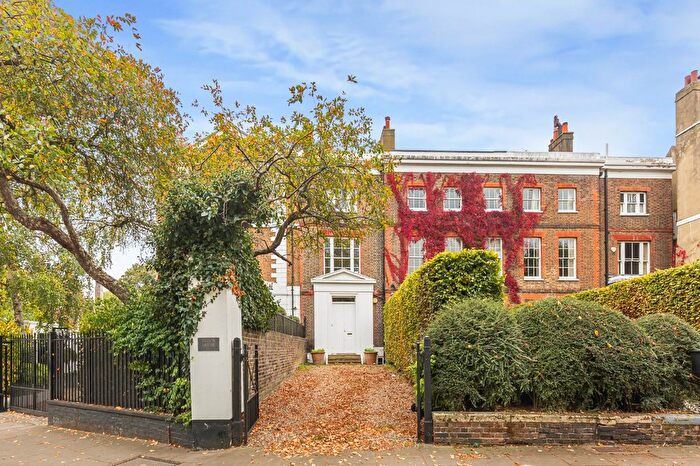 3 Bedroom Terraced House To Rent In The Green, Richmond, Surrey, TW9