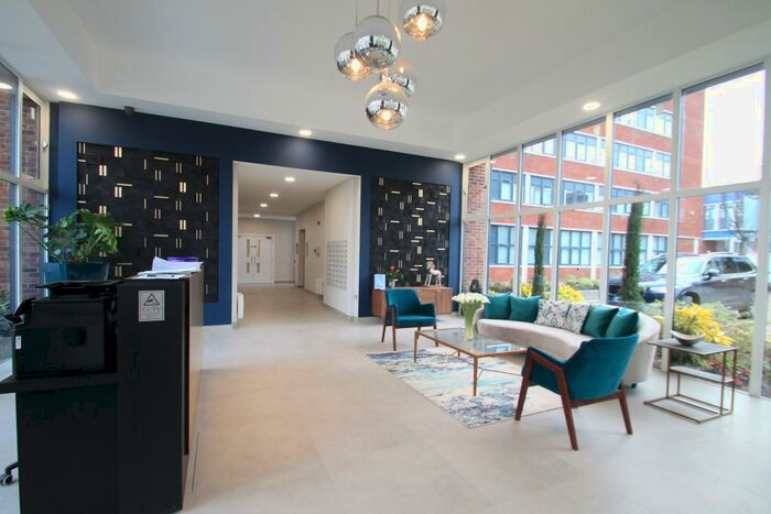 1 Bedroom Apartment To Rent In Laporte Way, LU4