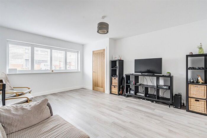 3 Bedroom End Of Terrace House For Sale In Mendip Road, Salvington, Worthing, West Sussex, BN13