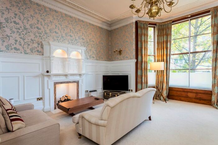 2 Bedroom Flat To Rent In Cromwell Road, London, SW5