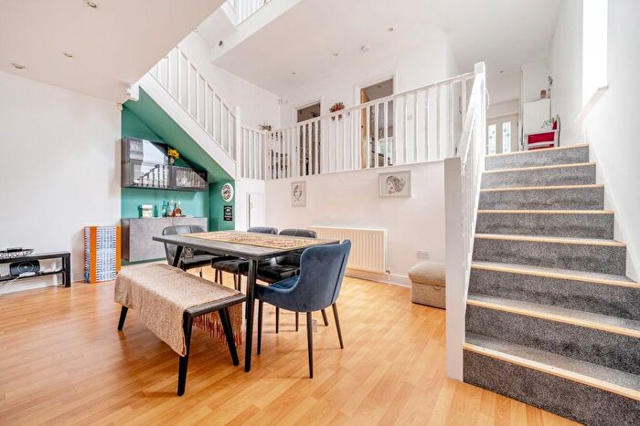 4 Bedroom Detached House To Rent In Sutherland Avenue, Biggin Hill, Kent, TN16