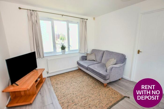 4 Bedroom End Of Terrace House To Rent In Royce Road, Hulme, Manchester, M15