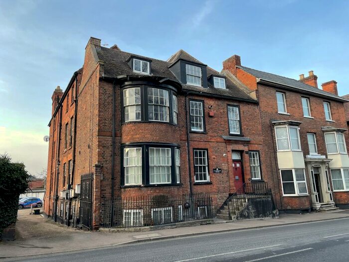 2 Bedroom Apartment To Rent In High Street, Newmarket, CB8