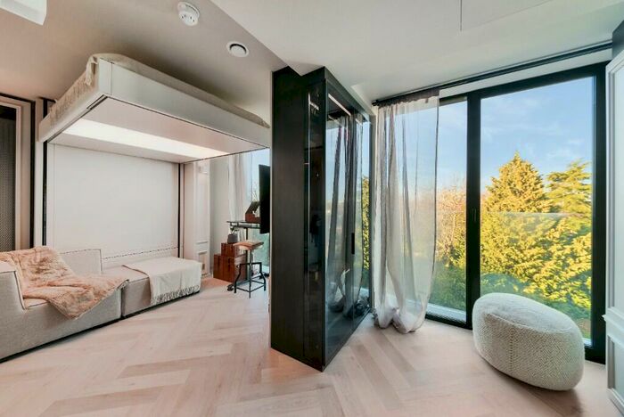 4 Bedroom Semi-Detached House To Rent In Bury Old Road, Manchester, Greater Manchester, M25