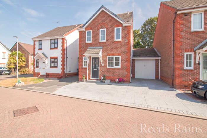 3 Bedroom Detached House For Sale In Poplar Close, Whitby, Ellesmere Port, Cheshire, CH65