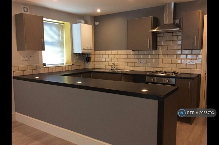 2 Bedroom Flat To Rent In Dimsdale Parade East, Newcastle, ST5