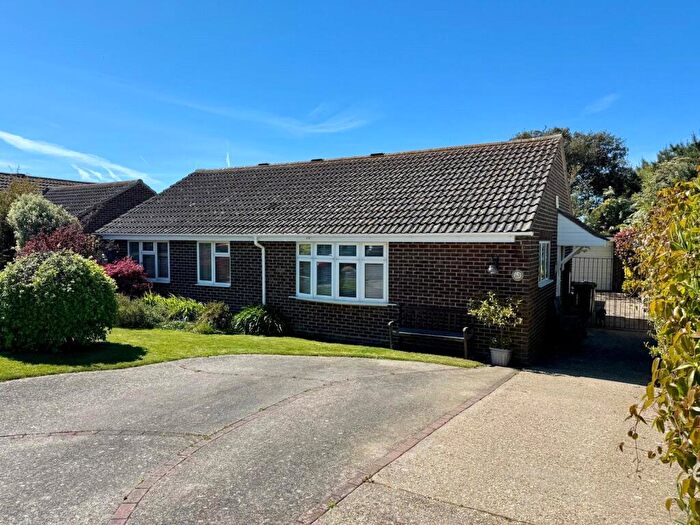 3 Bedroom Bungalow For Sale In Swallow Drive, Milford On Sea, Lymington, Hampshire, SO41