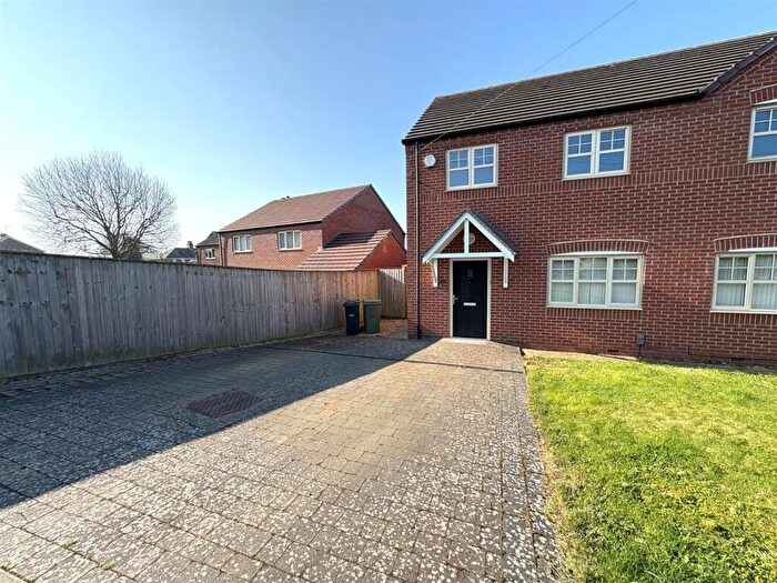 3 Bedroom Semi-Detached House To Rent In Ashfield Grove, Hasbury, Halesowen, B63
