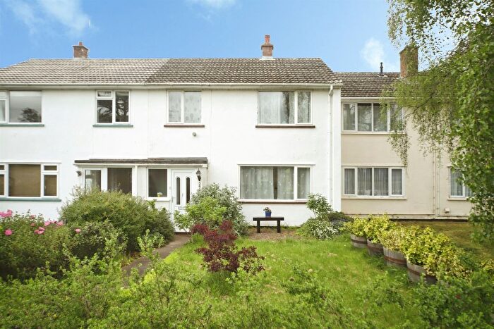 3 Bedroom Semi Detached House For Sale In Cheddon Road, Taunton, TA2