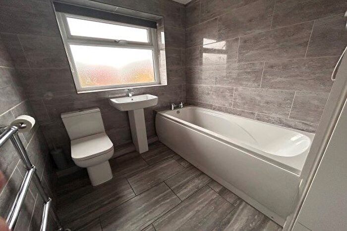 3 Bedroom Semi-Detached House To Rent In Warner Avenue, Barnsley, S75