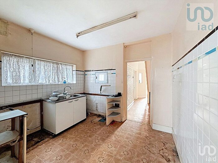 3 Bedroom Terraced House For Sale In Totteridge Road, Enfield, EN3