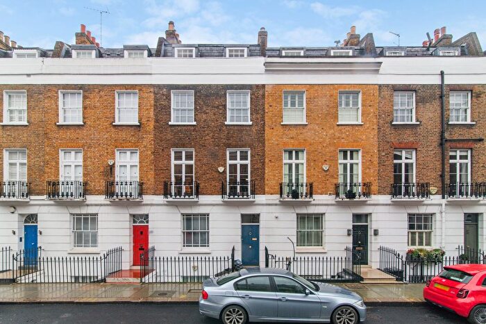 3 Bedroom Flat For Sale In Sydney Street, The Bromptons, SW3