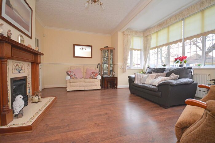4 Bedroom Detached House For Sale In Northdown Park Road, Margate, CT9