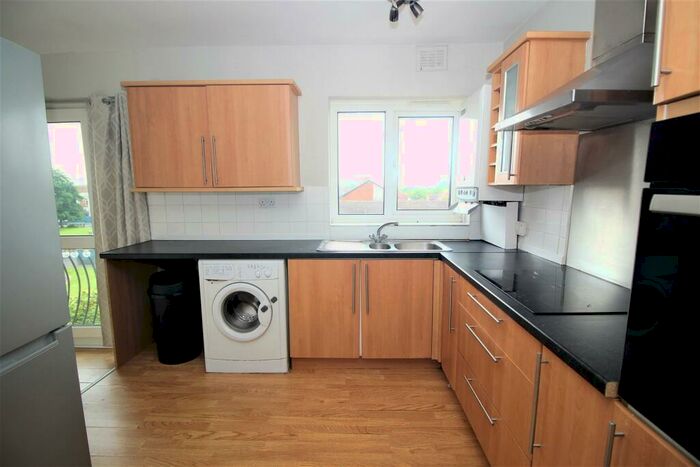 2 Bedroom Flat To Rent In Stoneleigh Avenue, Longbenton, Newcastle Upon Tyne, NE12