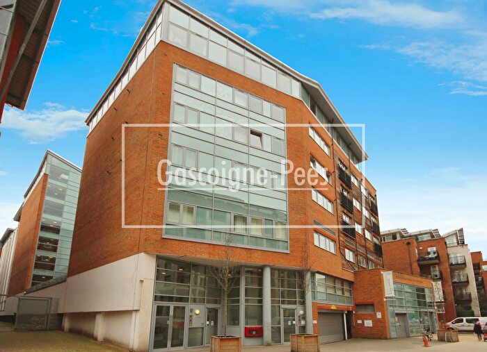 1 Bedroom Flat To Rent In Royal Gallery, Kingston Upon Thames, KT2