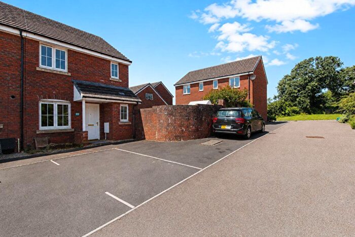 3 Bedroom End Of Terrace House For Sale In Dyffryn Y Coed, Church Village, Pontypridd, CF38