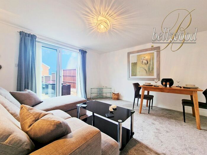 2 Bedroom Town House To Rent In Festival Close, Stoke-On-Trent, ST6