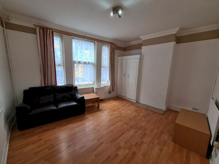 2 Bedroom Apartment To Rent In Chester Road, Manchester, M15