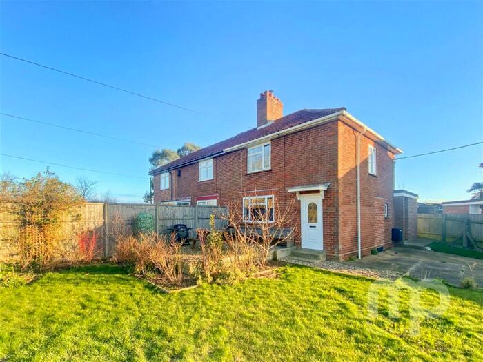 3 Bedroom Semi-Detached House For Sale In Low Common, Bunwell, NR16