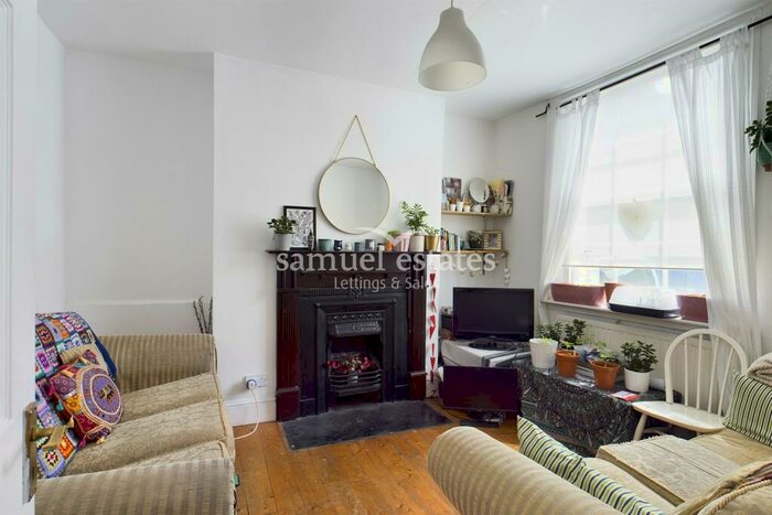 4 Bedroom Town House To Rent In Mount Terrace, Whitechapel, E1