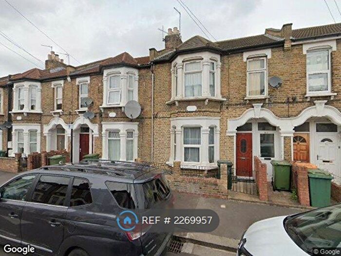 2 Bedroom Flat To Rent In Cambus Road, London, E16
