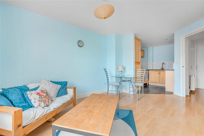 1 Bedroom Flat To Rent In Wandsworth Road, Battersea, SW8