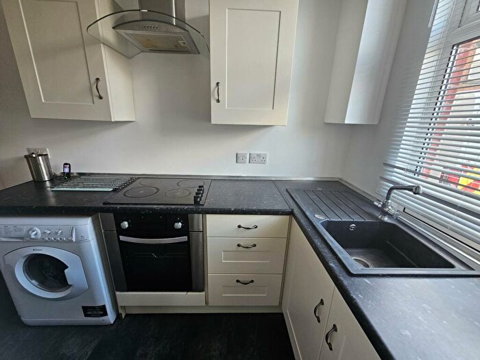 1 Bedroom House To Rent In Aviary Mount, Leeds, LS12