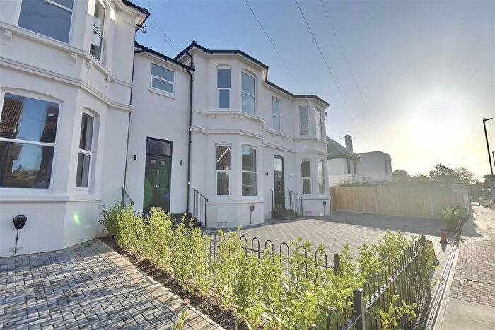 4 Bedroom Semi-Detached House For Sale In Spencer Road, Southsea, PO4
