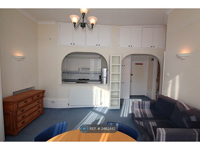 1 Bedroom Flat To Rent In Parliament Hill, London, NW3