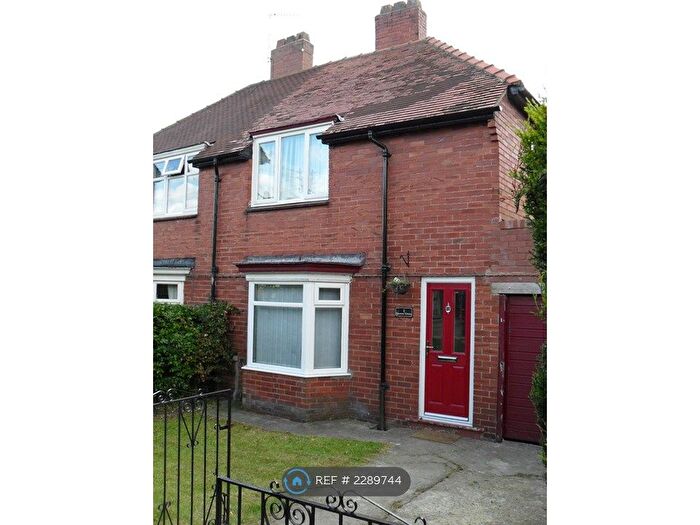 4 Bedroom Semi-Detached House To Rent In Queens Grove, Durham, DH1