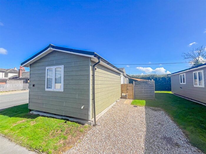 2 Bedroom Property For Sale In Golden Cross, Hailsham, BN27